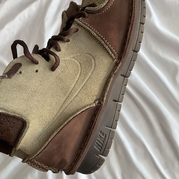 Athletic_Shoes